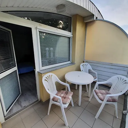 Guest house Arizona Apartman 3*